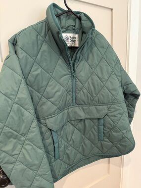 Alpine Design  Quilted Pullover Jacket - Green. Excellent Spring layer.